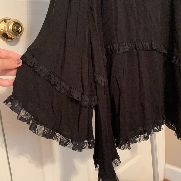 Easel black lace top. Size large. - Picture 3 of 3